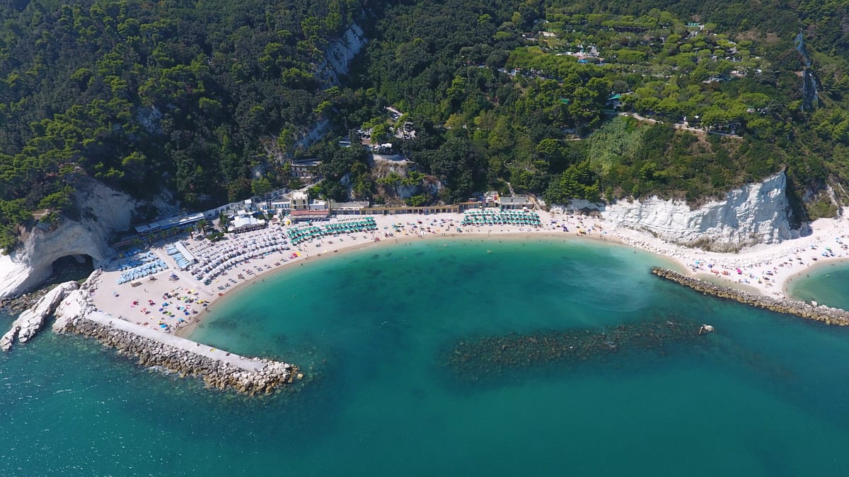 Spiaggia-Urbani-conero-sirolo-best-beach-playa