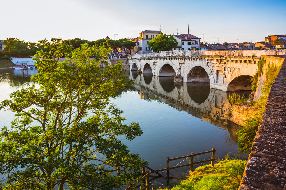 ponte-di-tiberio-rimini-tramonto-