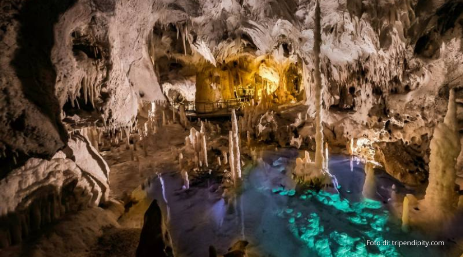 entroterra di urbino grotte di frasassi